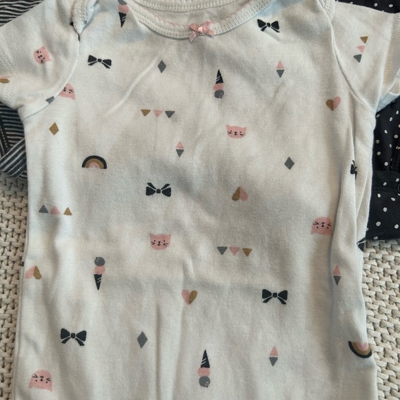Carters 18 month onesie bundle - Picture 2 of 4
